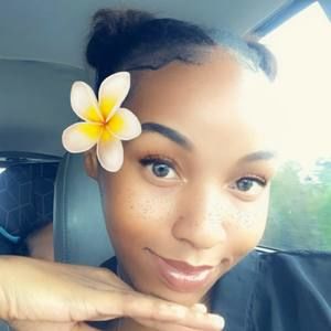 Meet your Posher, Anissa